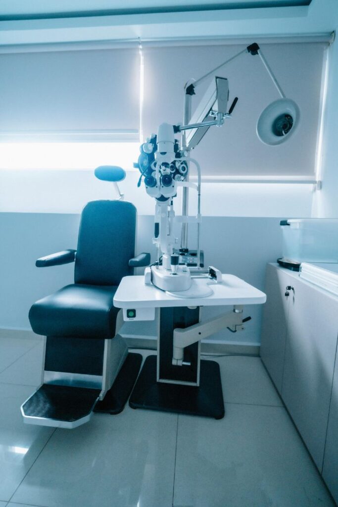 eye treatment machine